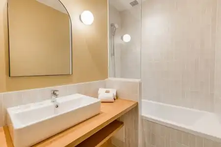 Globe et Cecil Hôtel - 104