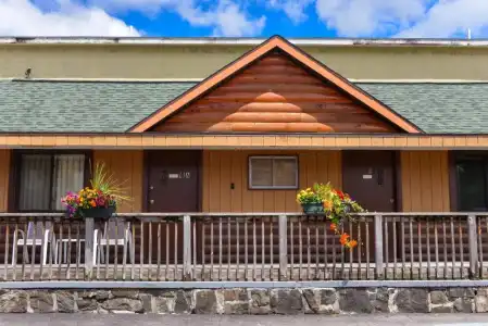 Lake Crest Inn - 29