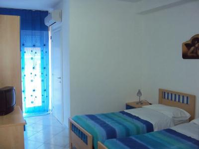 Bed and Breakfast Brezza Marina e Ristorante Shoreline - 3