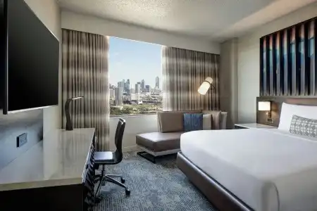 Renaissance Dallas - 56