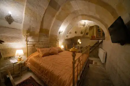 Serenus Cave Suites - 20