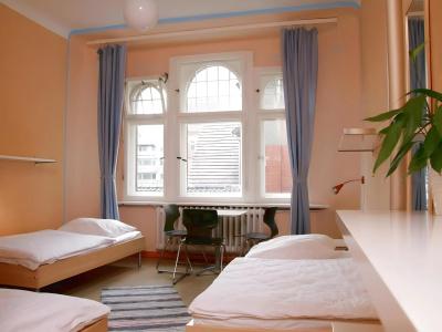 Three Little Pigs Hostel - Your Berlin Castle - 21