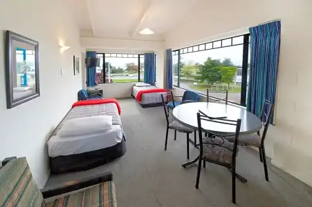 Ambassador Thermal Motel - 16