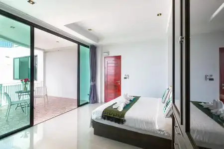 Rossarin Sea View Patong - 40