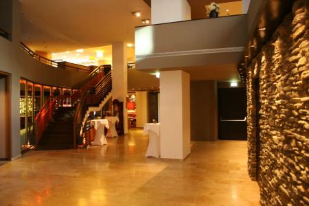 Grauer Bar - 14