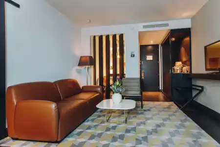 Crowne Plaza, an IHG - 100