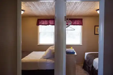 Delton Oaks Resort - 202