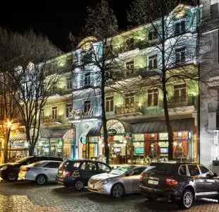 Frapolli on Deribasivska Street - 14