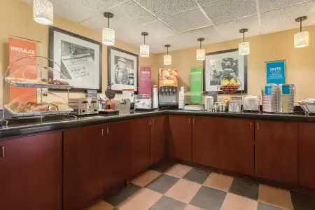 Hampton Inn Des Moines-Airport - 22