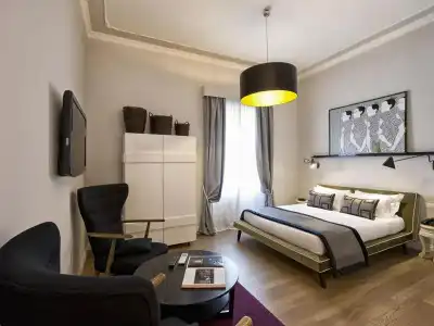 The Independent Suite - 33