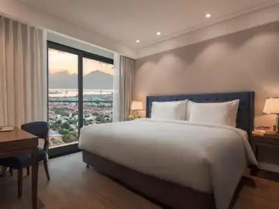 Altara Suites Da Nang by AHG - 38