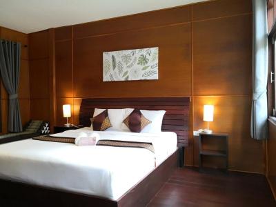 Baan Suan Rim Klong - 1