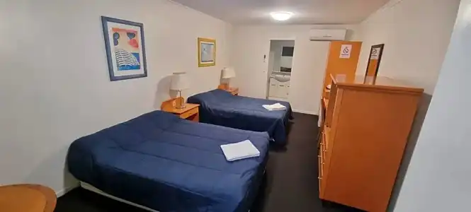 The Queensport Motel & Tavern - 29