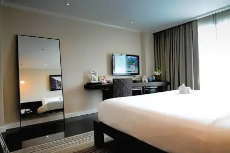 S15 Sukhumvit - 25