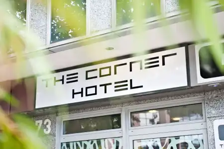 Homaris The Corner – Self-Check In - 37