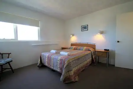 84 The Spit Holiday Apartments - 2