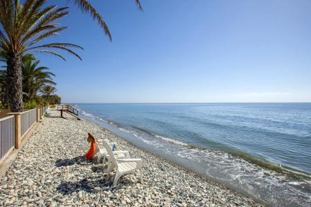 Meneou Beachfront Villa Sunset - 17