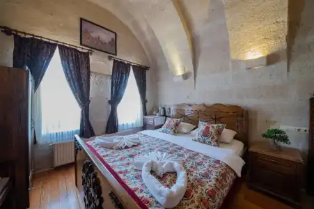 Safran Cave - 2