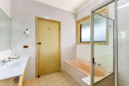 Quality Inn Presidential - 64