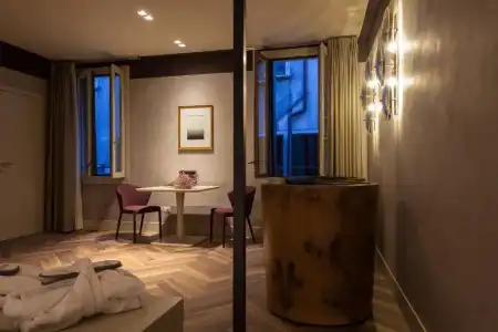 Liassidi Wellness Suites - 81