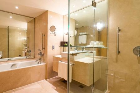Holiday Inn BANGKOK SILOM by IHG - 9