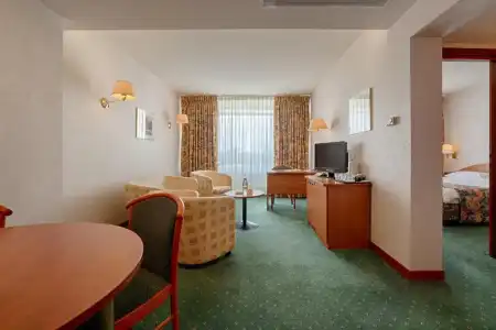 Ramada by Wyndham Bucharest Parc - 52