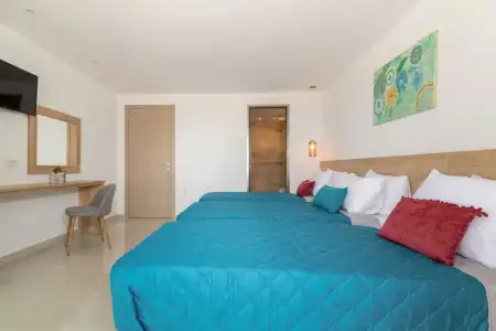 Aphrodite Studios & Apartments - 17
