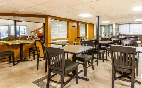Rodeway Inn - 16