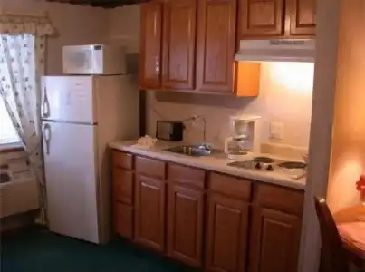 Townhouse Inn & Suites Omaha - 11