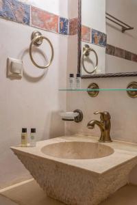 Pandora Suites - 16