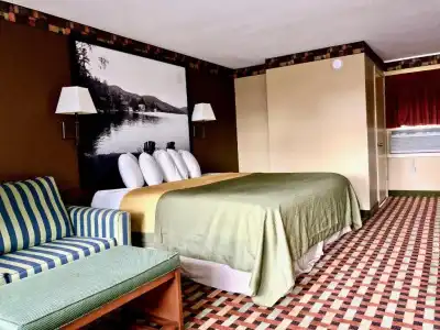 Super 8 by Wyndham Lake George/Downtown - 24