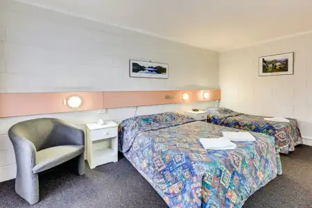 Martin Cash Motel - 3