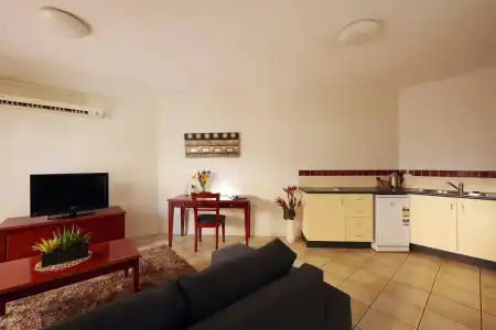 Coffee House Apartment Motel - 16