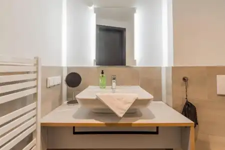 Homaris Kreuzberg 61 - 30
