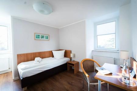 Bernstein Acamed Resort - 16