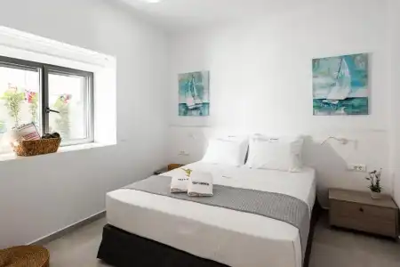 Cozy Corner Luxury Apartments - 34
