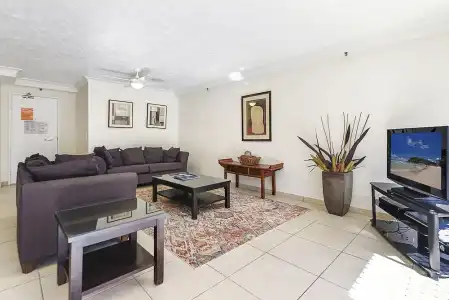 Surfers Century Oceanside Apartments - 141