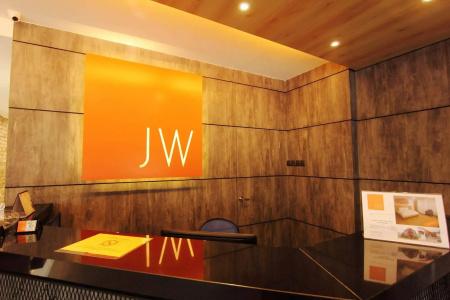 JW Boutique - 15