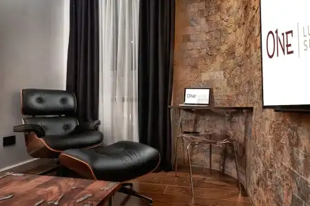 One Luxury Suites - 151