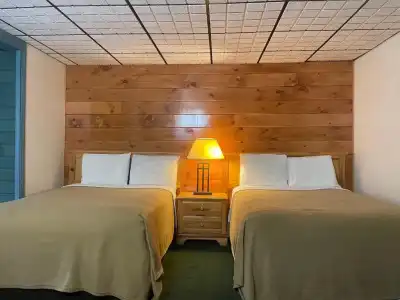 Lake Crest Inn - 89