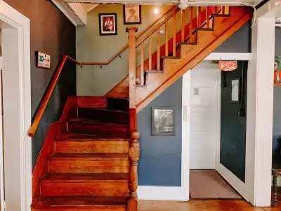Blue Moon Guest House and Saloon - 10