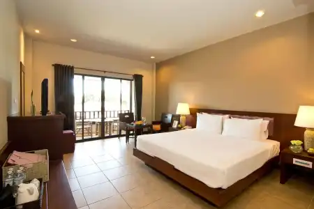 Rose Bay Resort - 28