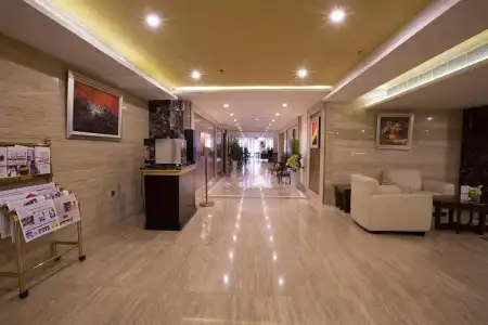Rayan Sharjah - 24