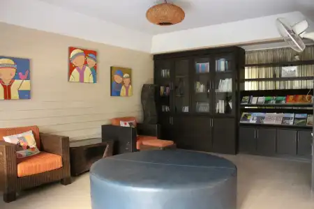 Nan Boutique - 1
