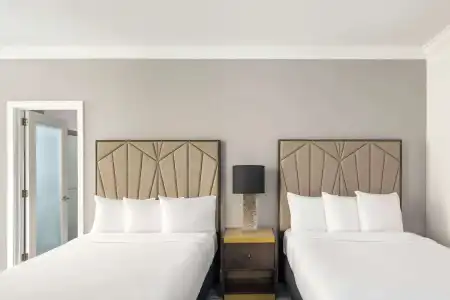 Martinique New York on Broadway, Curio Collection by Hilton - 8
