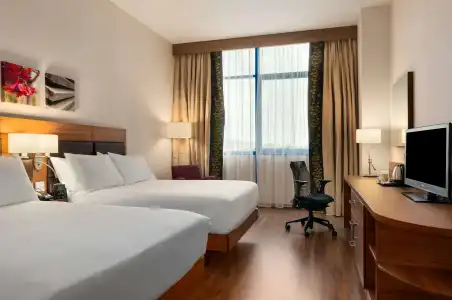 Hilton Garden Inn Sevilla - 4
