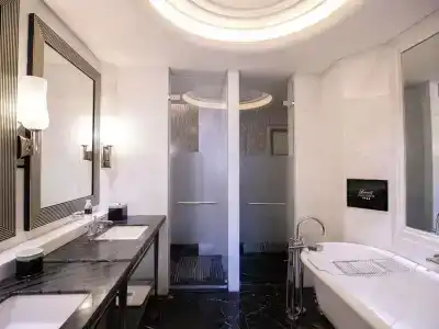 Fairmont Peace on the Bund - 9