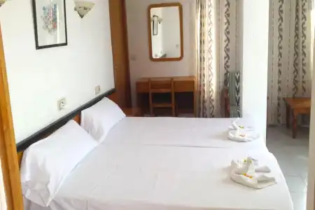 Hostal Port Corona - 19