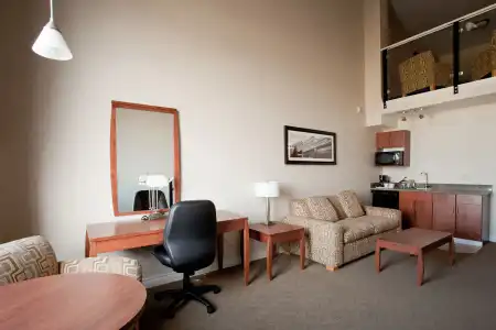 Sandmans & Suites Calgary West - 5
