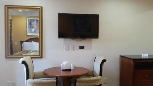 Pepper Tree Boutique Kitchen Studios - Anaheim - 46